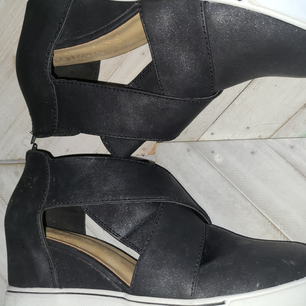 Sugar Size 10 M Black Faux Leather Wedge Sneakers - Picture 3 of 8